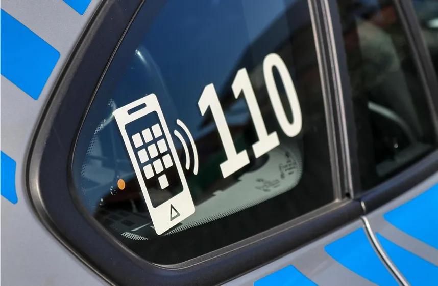 Polizei_Notruf_Hilfe_Bild von Alexander Fox PlaNet Fox auf Pixabay_Webiste.jpg