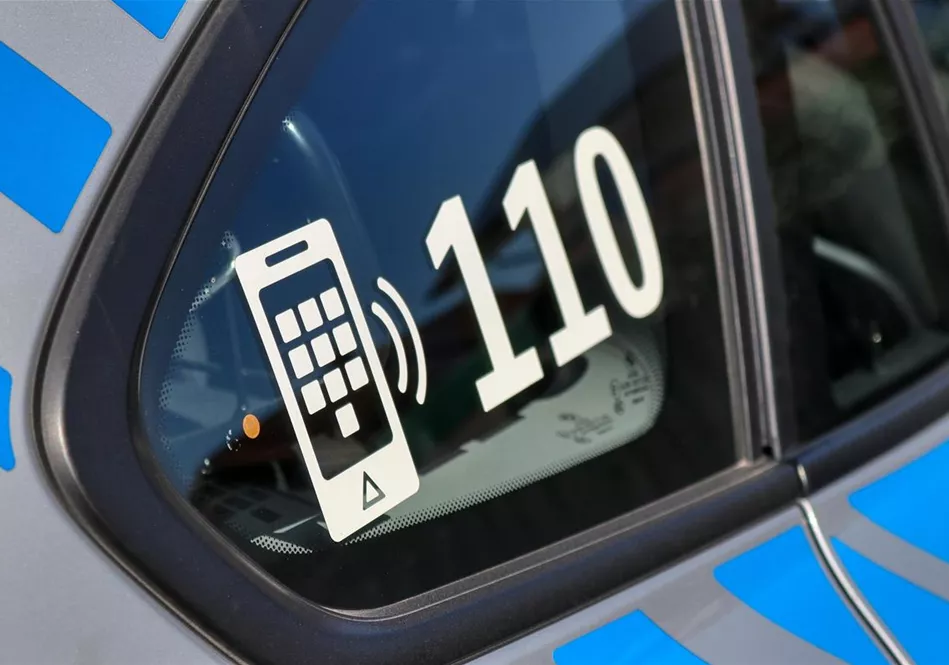 Polizei_Notruf_Hilfe_Bild von Alexander Fox PlaNet Fox auf Pixabay_Webiste.jpg