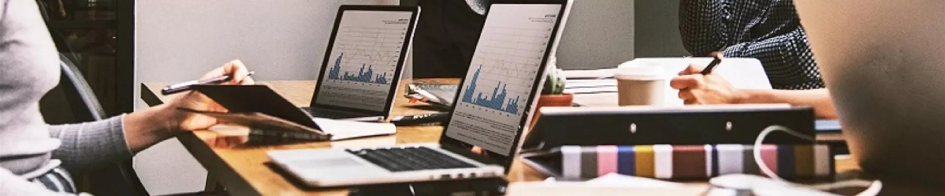 Schulung_Laptop_Lernen_Bild von The Walker Group auf Pixabay