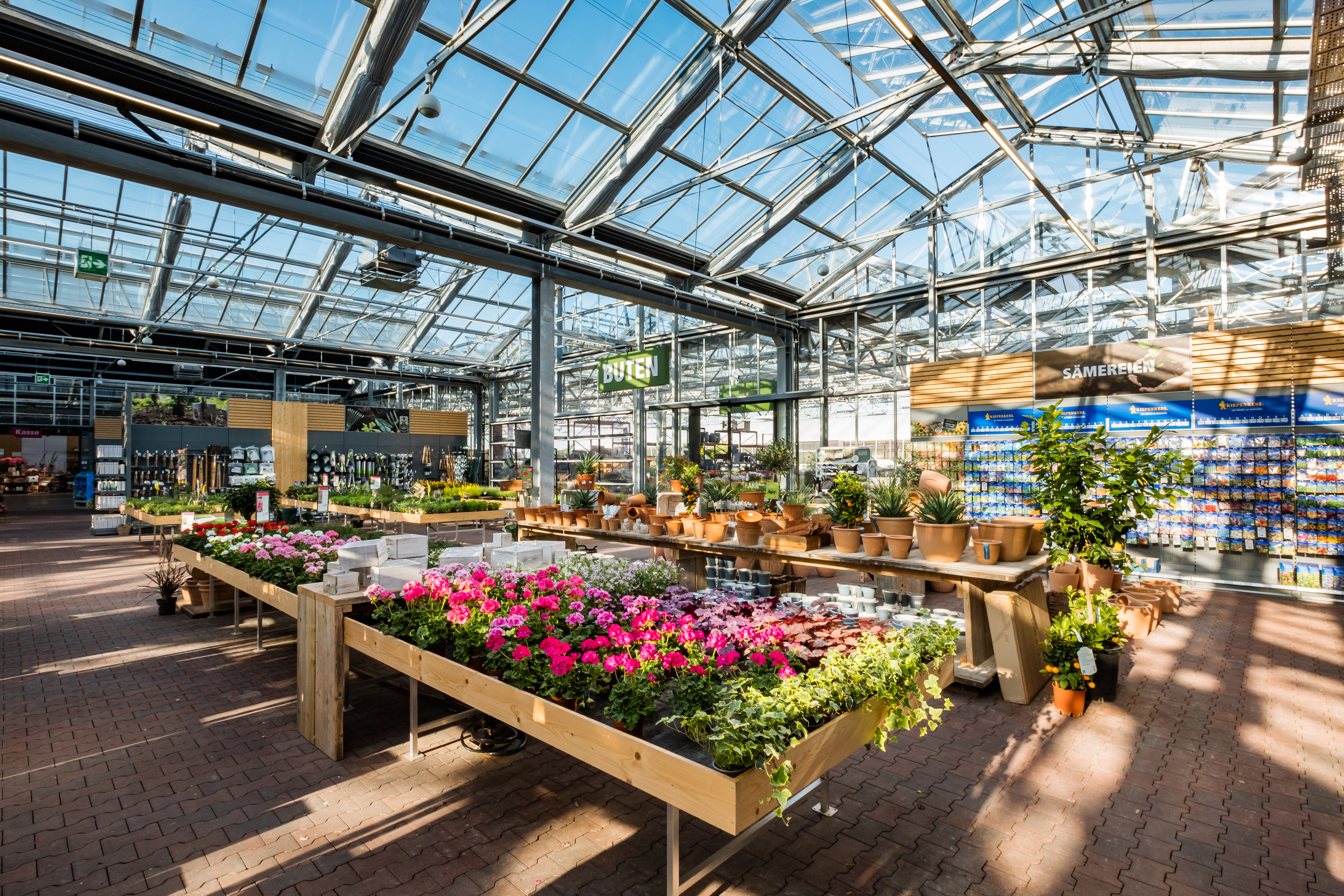 Gartencenter_Pflanztische_Regale_Rabensteiner.jpg