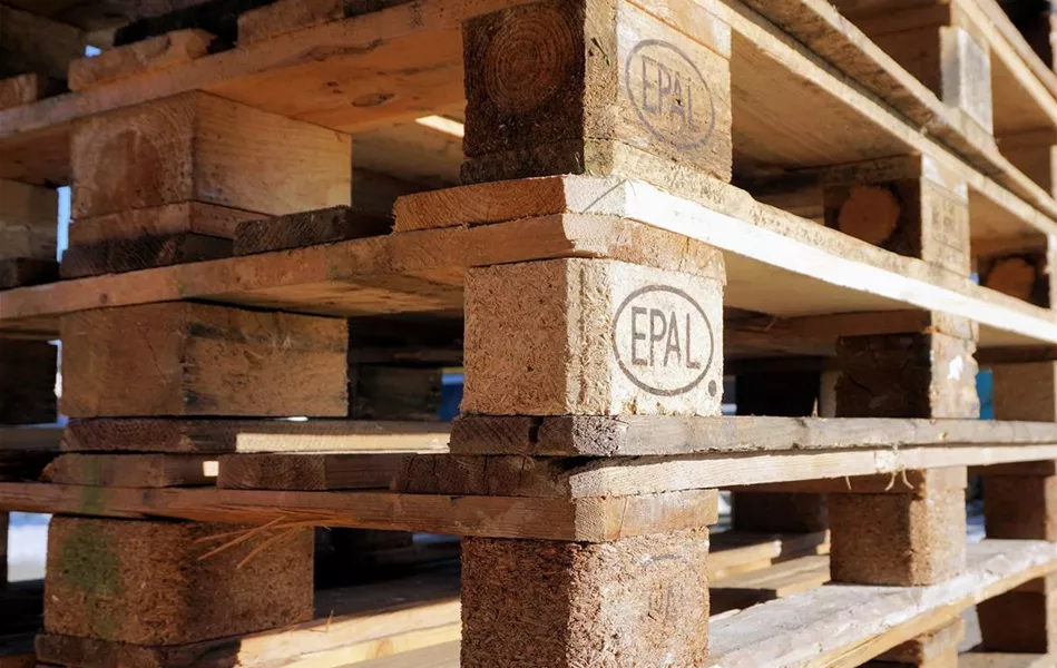 euro-pallets-1150267_1920_Bild von Andreas Lischka auf Pixabay_Newsletter.jpg